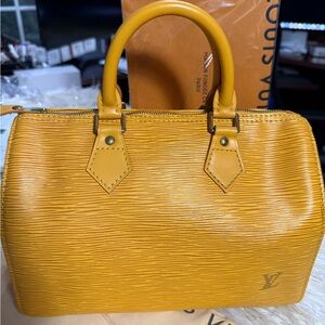 Louis Vuitton Speedy 25 in Yellow Mustard Epi leather W/ Duster & Paper-bag